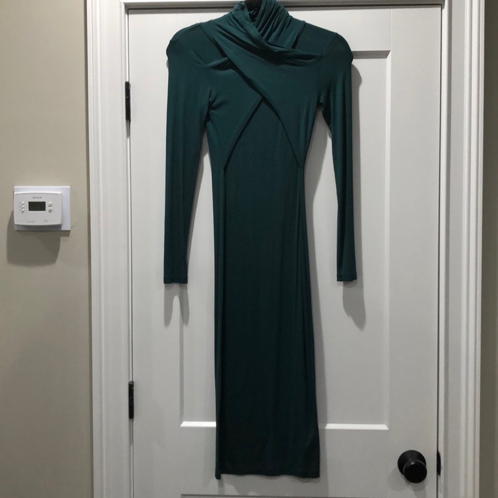 Dress - Picture 2 of 4